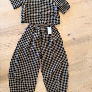 New with tags women’s size XS pants, small top Checkered pants Set -Black & Tan